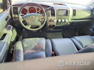 Zdjęcie 8 z 13 samochodu: 2013 TOYOTA TUNDRA CREWMAX SR5 VIN:5TFDW5F10DX307503 - miniatura