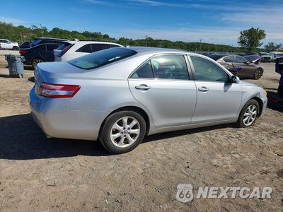 Trzecie zdjęcie samochodu z tyłu: 2010 TOYOTA CAMRY LE V6 VIN:4T1BK3EK1AU110916 - miniatura