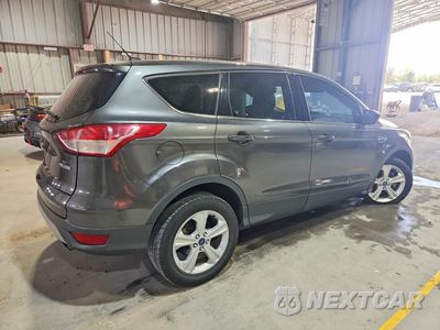 Trzecie zdjęcie samochodu z tyłu: 2015 FORD ESCAPE SE VIN:1FMCU0G97FUC44196 - miniatura