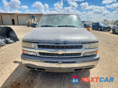 Piąte zdjęcie samochodu w środku: 2001 CHEVROLET SUBURBAN C1500 VIN:3GNEC16T71G136408 - miniatura