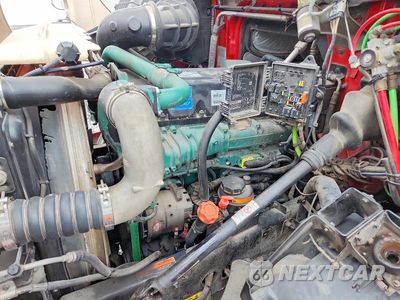 Zdjęcie 10 z 12 samochodu: 2014 VOLVO VNM TRUCK CAB AND CHASSIS VIN:4V4MC9EG8EN166641 - miniatura