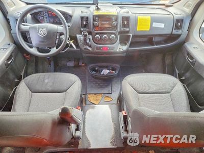 Zdjęcie 8 z 13 samochodu: 2020 RAM PROMASTER 3500 DELIVERY VAN VIN:3C6URVJG0LE143632 - miniatura