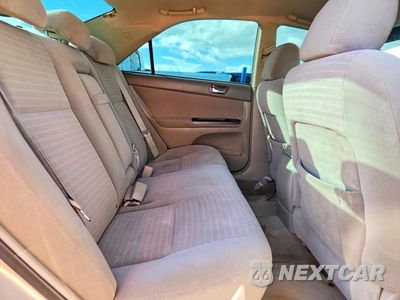 Zdjęcie 10 z 12 samochodu: 2005 TOYOTA CAMRY LE VIN:4T1BE30K35U542797 - miniatura