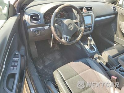 Zdjęcie 8 z 12 samochodu: 2012 VOLKSWAGEN EOS KOMFORT VIN:WVWBW7AH5CV008445 - miniatura