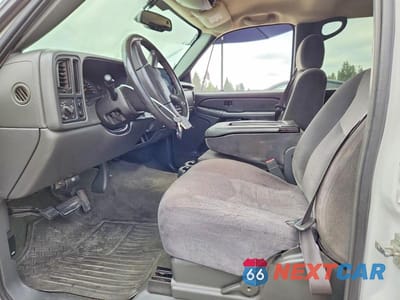 Zdjęcie 7 z 13 samochodu: 2004 GMC NEW SIERRA C1500 VIN:2GTEC13T741362152 - miniatura
