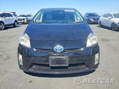 Piąte zdjęcie samochodu w środku: 2011 TOYOTA PRIUS FOUR VIN:JTDKN3DU6B5299539 - miniatura