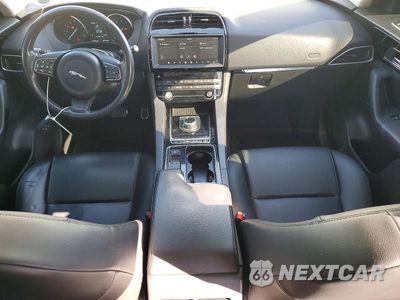 Zdjęcie 8 z 13 samochodu: 2019 JAGUAR F-PACE PREMIUM VIN:SADCJ2FX8KA399154 - miniatura
