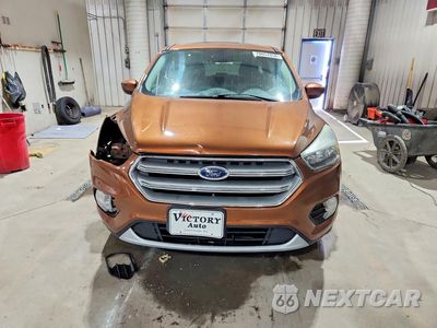 Piąte zdjęcie samochodu w środku: 2017 FORD ESCAPE SE VIN:1FMCU9G99HUB04688 - miniatura