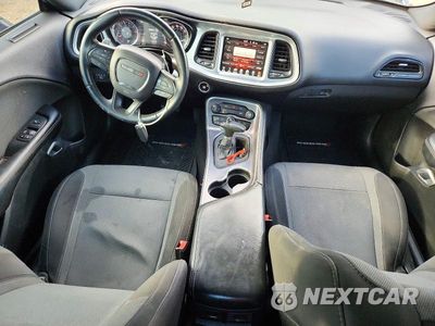 Zdjęcie 8 z 12 samochodu: 2016 DODGE CHALLENGER SXT VIN:2C3CDZAG0GH330118 - miniatura