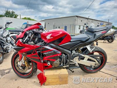 Trzecie zdjęcie samochodu z tyłu: 2004 HONDA CBR600 RR VIN:JH2PC370X4M105406 - miniatura
