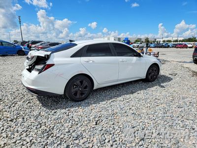 Trzecie zdjęcie samochodu z tyłu: 2021 HYUNDAI ELANTRA SEL VIN:5NPLM4AGXMH044438 - miniatura
