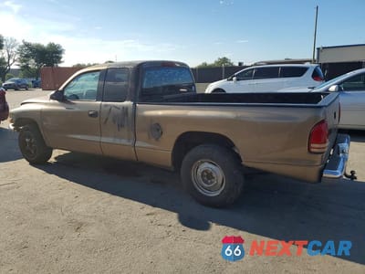 Drugie zdjęcie samochodu z przodu: 2000 DODGE DAKOTA VIN:1B7GL22X5YS674706 - miniatura