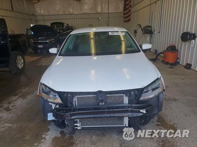 Piąte zdjęcie samochodu w środku: 2018 VOLKSWAGEN JETTA S VIN:3VW2B7AJ4JM230901 - miniatura