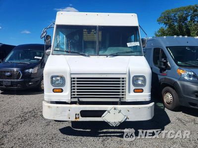 Piąte zdjęcie samochodu w środku: 2012 FREIGHTLINER MT45 CHASSIS DELIVERY VAN VIN:4UZAAPDUXCCBR1547 - miniatura
