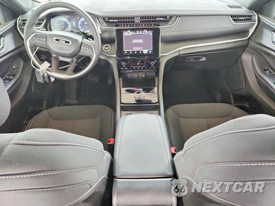 Zdjęcie 8 z 14 samochodu: 2024 JEEP GRAND CHEROKEE LAREDO VIN:1C4RJHAG4R8590877 - miniatura