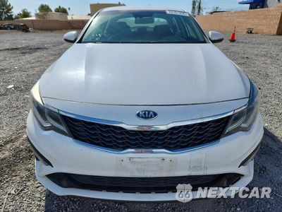 Piąte zdjęcie samochodu w środku: 2019 KIA OPTIMA LX VIN:5XXGT4L30KG277025 - miniatura