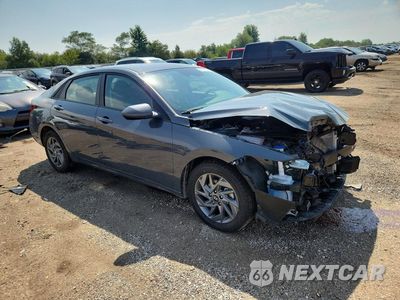 Czwarte zdjęcie samochodu z boku: 2025 HYUNDAI ELANTRA HYBRID BLUE VIN:KMHLM4DJ7SU153378 - miniatura