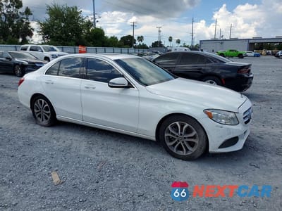 Czwarte zdjęcie samochodu z boku: 2018 MERCEDES-BENZ C 300 VIN:55SWF4JB9JU242772 - miniatura