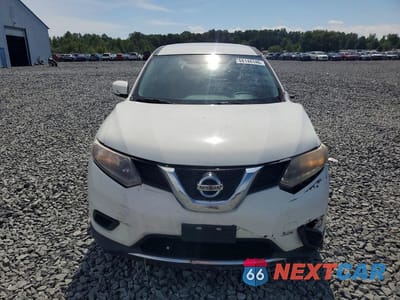 Piąte zdjęcie samochodu w środku: 2016 NISSAN ROGUE S VIN:KNMAT2MV4GP622910 - miniatura
