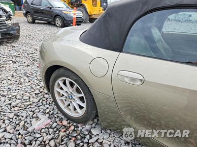 Zdjęcie 10 z 12 samochodu: 2004 BMW Z4 2.5 VIN:4USBT33584LS53087 - miniatura