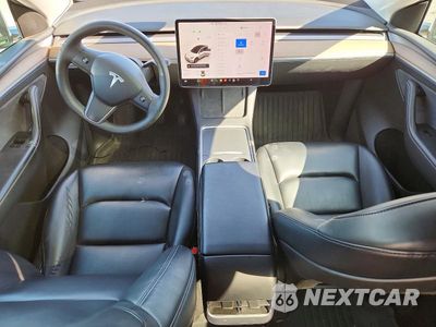 Zdjęcie 8 z 12 samochodu: 2025 TESLA MODEL Y VIN:7SAYGAEE0SF249043 - miniatura