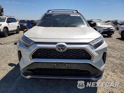 Piąte zdjęcie samochodu w środku: 2025 TOYOTA RAV4 XSE VIN:JTMFB3FV9SD269988 - miniatura