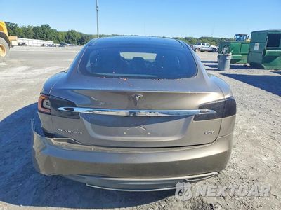 Zdjęcie 6 z 12 samochodu: 2016 TESLA MODEL S VIN:5YJSA1E25GF134083 - miniatura