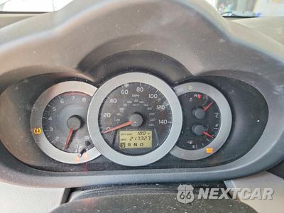 Zdjęcie 9 z 14 samochodu: 2006 TOYOTA RAV4 BASE VIN:JTMBK33V466003470 - miniatura