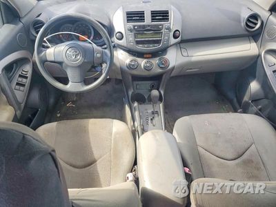 Zdjęcie 8 z 13 samochodu: 2009 TOYOTA RAV4 BASE VIN:JTMZF33VX9D005078 - miniatura