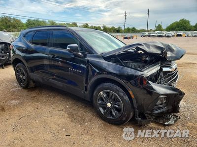 Czwarte zdjęcie samochodu z boku: 2019 CHEVROLET BLAZER 1LT VIN:3GNKBBRA6KS670438 - miniatura