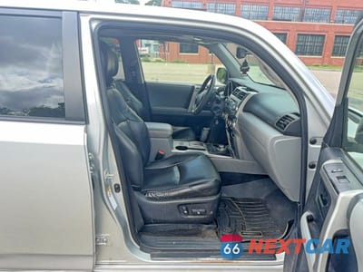 Piąte zdjęcie samochodu w środku: 2013 TOYOTA 4RUNNER SR5 VIN:JTEBU5JR7D5129977 - miniatura