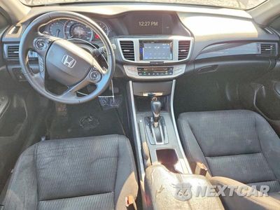 Zdjęcie 8 z 12 samochodu: 2015 HONDA ACCORD SPORT VIN:1HGCR2F56FA208566 - miniatura