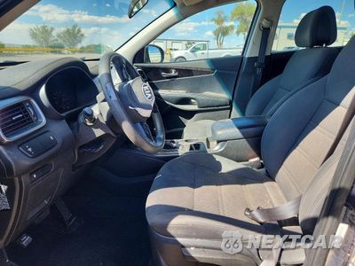 Zdjęcie 7 z 13 samochodu: 2016 KIA SORENTO LX VIN:5XYPG4A32GG004548 - miniatura