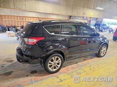 Trzecie zdjęcie samochodu z tyłu: 2018 FORD ESCAPE SE VIN:1FMCU0GD1JUC68586 - miniatura