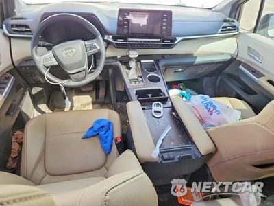 Zdjęcie 8 z 13 samochodu: 2022 TOYOTA SIENNA XLE VIN:5TDYRKEC8NS078893 - miniatura
