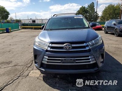 Piąte zdjęcie samochodu w środku: 2019 TOYOTA HIGHLANDER LIMITED VIN:5TDDZRFH7KS706195 - miniatura