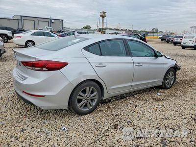Trzecie zdjęcie samochodu z tyłu: 2017 HYUNDAI ELANTRA VALUE EDITION VIN:5NPD84LF7HH169187 - miniatura