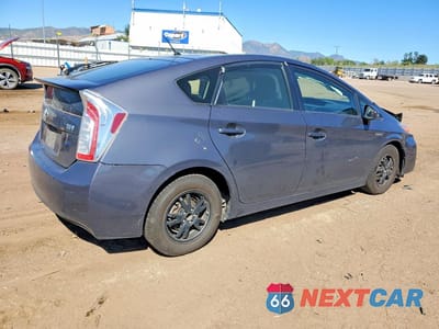 Trzecie zdjęcie samochodu z tyłu: 2015 TOYOTA PRIUS TWO VIN:JTDKN3DU5F1892399 - miniatura