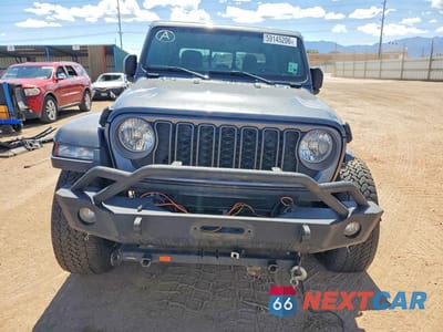 Piąte zdjęcie samochodu w środku: 2024 JEEP GLADIATOR SPORT VIN:1C6HJTAGXRL132425 - miniatura