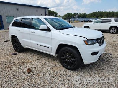 Czwarte zdjęcie samochodu z boku: 2018 JEEP GRAND CHEROKEE LAREDO VIN:1C4RJFAG6JC468799 - miniatura