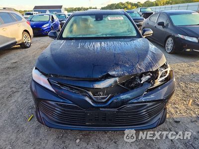 Piąte zdjęcie samochodu w środku: 2019 TOYOTA CAMRY LE VIN:4T1B11HK0KU694276 - miniatura