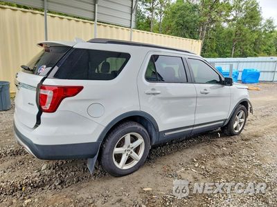 Trzecie zdjęcie samochodu z tyłu: 2017 FORD EXPLORER XLT VIN:1FM5K8D84HGA25514 - miniatura