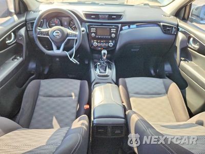 Zdjęcie 8 z 13 samochodu: 2017 NISSAN ROGUE SPORT SV VIN:JN1BJ1CP5HW018543 - miniatura
