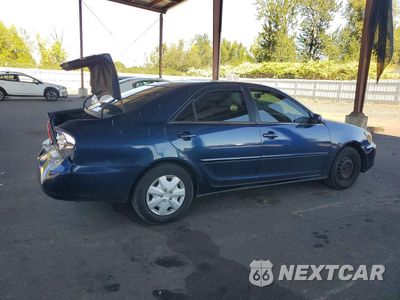 Trzecie zdjęcie samochodu z tyłu: 2002 TOYOTA CAMRY LE VIN:JTDBE32K020128851 - miniatura