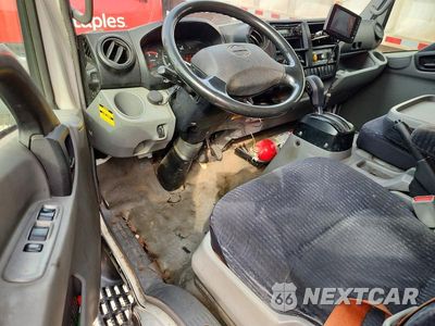 Zdjęcie 8 z 12 samochodu: 2018 HINO 195 BOX TRUCK VIN:JHHSDM2H5JK006340 - miniatura