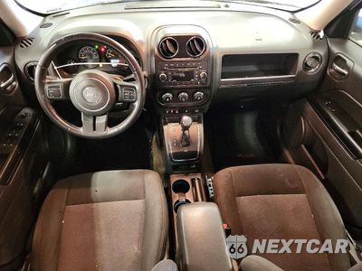 Zdjęcie 8 z 13 samochodu: 2017 JEEP PATRIOT LATITUDE VIN:1C4NJRFB5HD174800 - miniatura