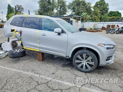 Czwarte zdjęcie samochodu z boku: 2024 VOLVO XC90 PLUS VIN:YV4H60CE8R1157353 - miniatura