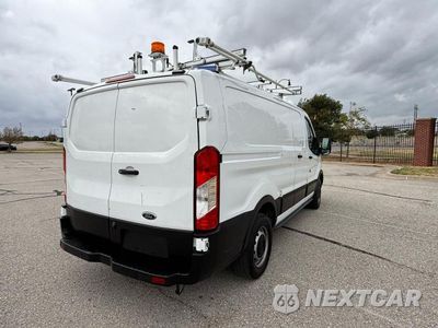Czwarte zdjęcie samochodu z boku: 2019 FORD TRANSIT T-150 VIN:1FTYE1ZM4KKA55347 - miniatura