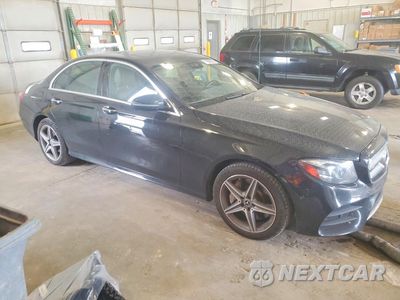Czwarte zdjęcie samochodu z boku: 2018 MERCEDES-BENZ E 300 4MATIC VIN:WDDZF4KB8JA320079 - miniatura
