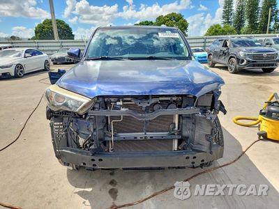 Piąte zdjęcie samochodu w środku: 2016 TOYOTA 4RUNNER LIMITED VIN:JTEBU5JR4G5403995 - miniatura